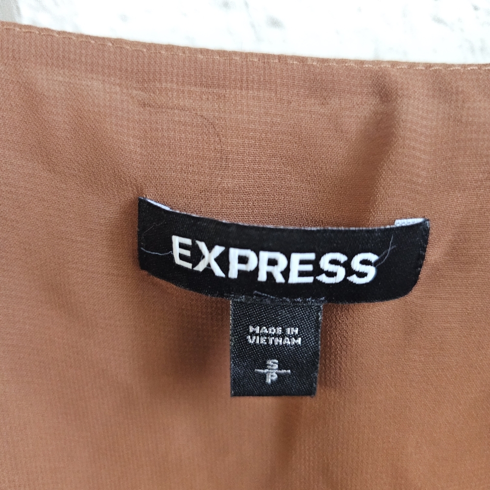 ☆ EXPRESS Bronze Ruffle Wrap Top, S ☆ - Picture 8 of 9